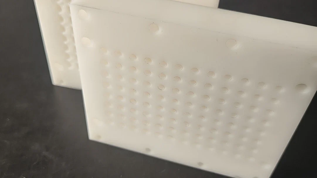Functional structural PEEK components