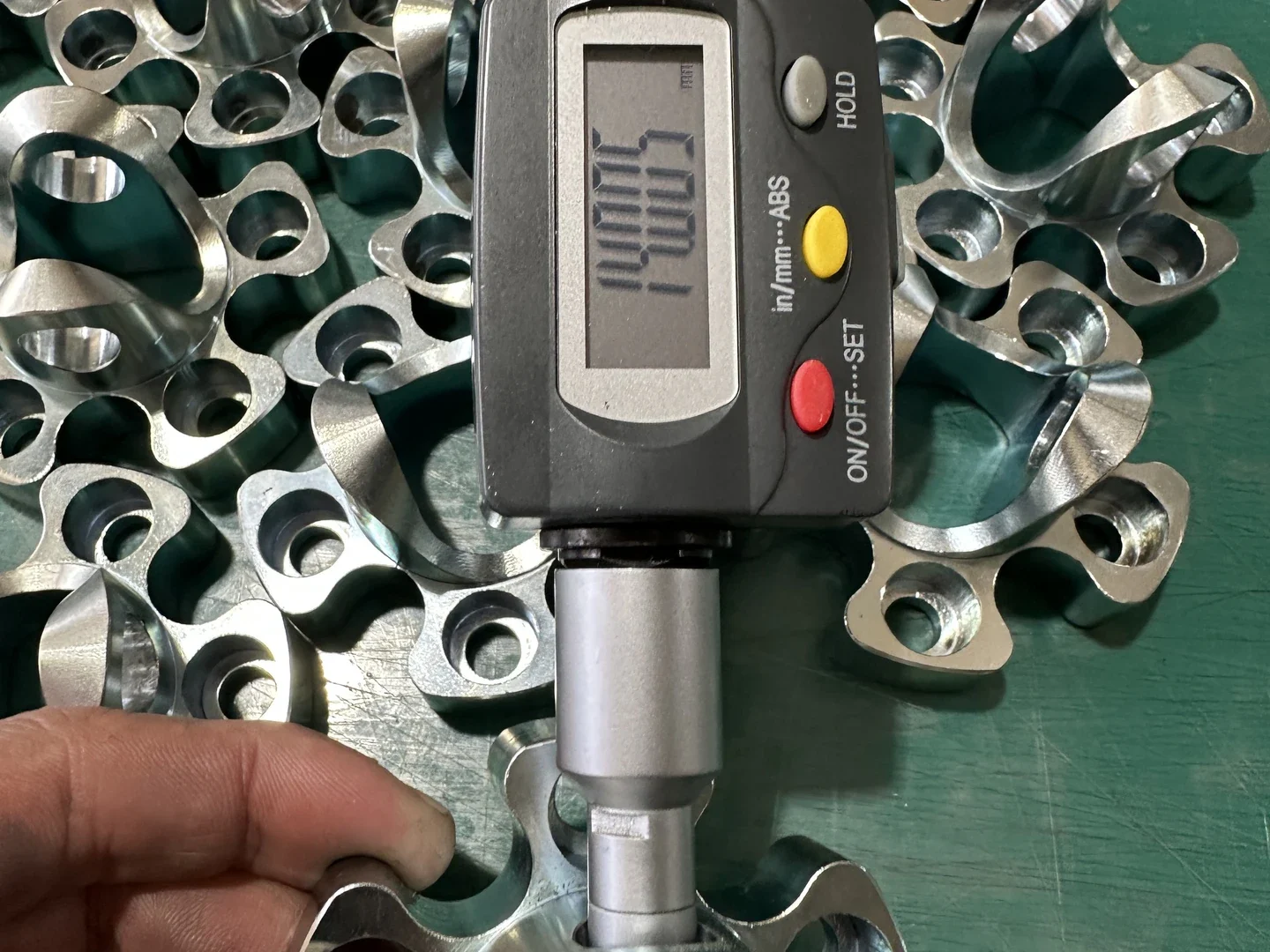 Precision surface finishing and roughness testing calibration for mechanical parts