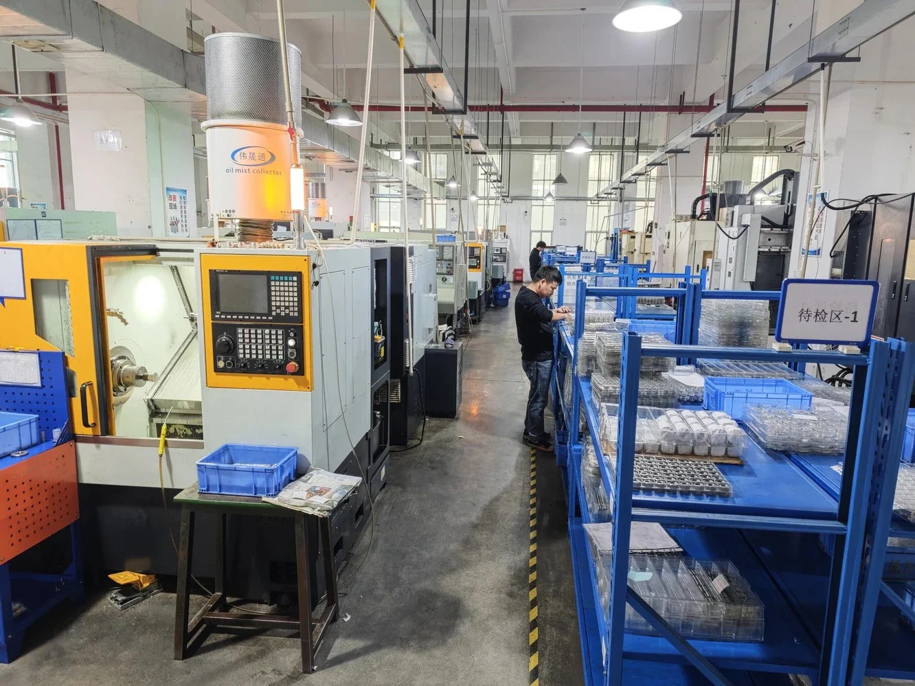 ZSCNC precision manufacturing workshop and technical staff